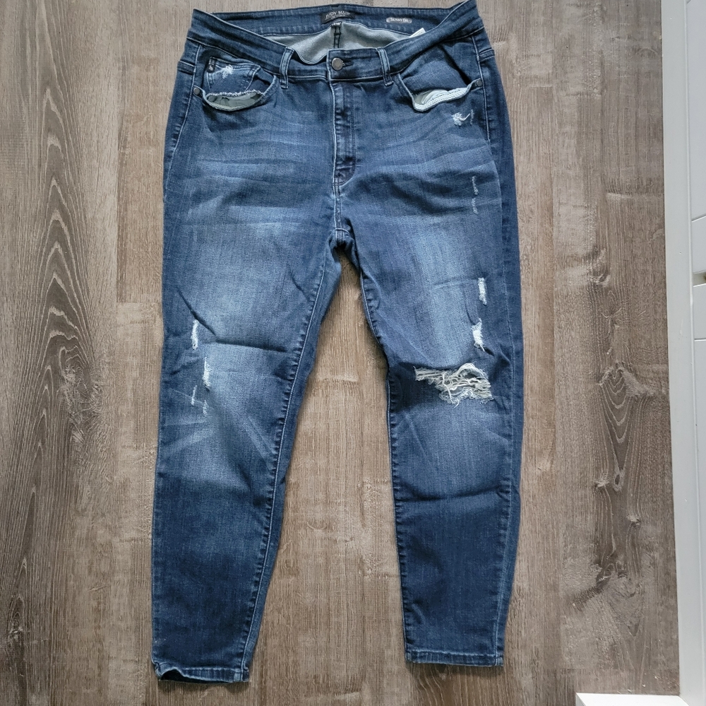 14W Judy Blue skinny fit